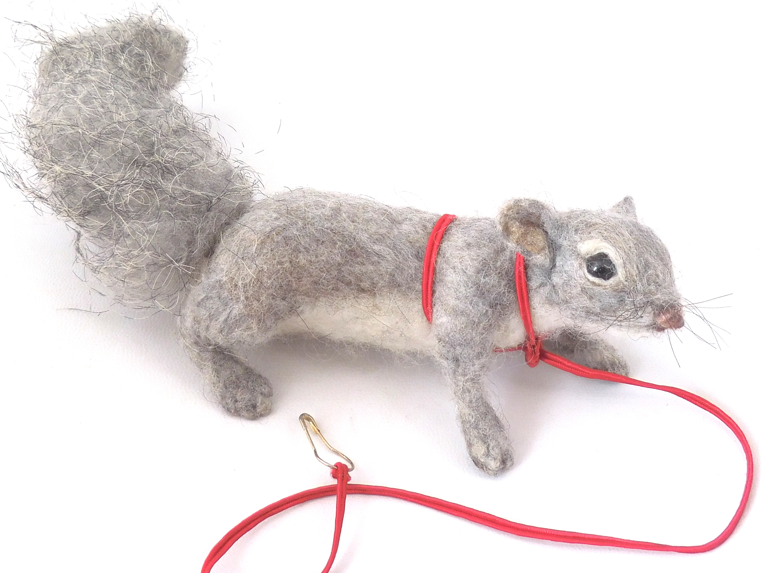 Snug the cord down firmly and tighten the loop, and this is the final look. Pic #4: Finished straight harness