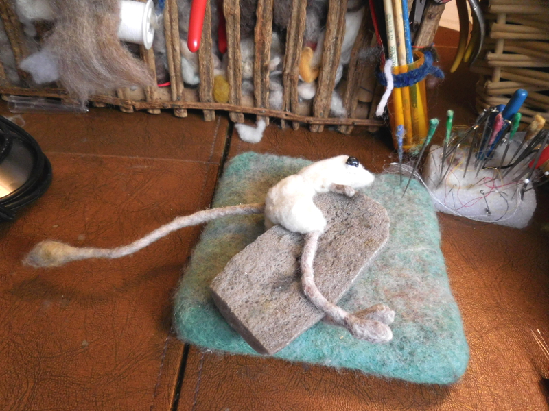 An extra piece of foam makes it easier to slim down the legs. Pic #23: Compacting the core