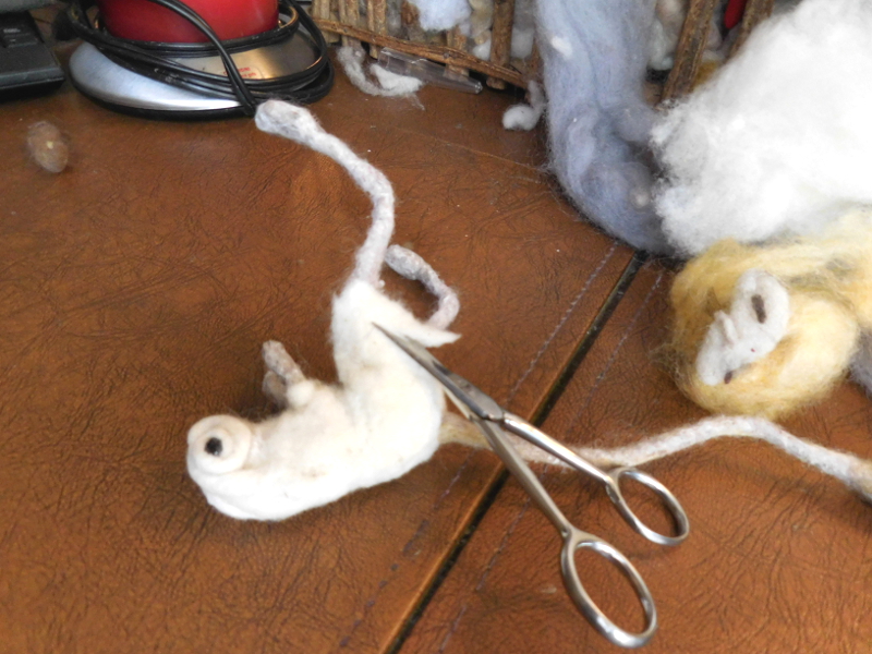 No amount of needle work would slim down the butt as much as it needed here, but happily it’s as simple to remove wool as to add it. Pic #26: Crash diet